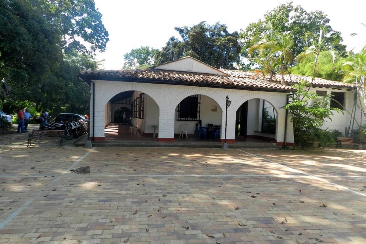 Según el director de la Casa de la Cultura Piedra del Sol, a mediados de enero del 2017 se proyecta la entrega del Museo Arqueológico Guane, en las instalaciones de la Casa Paragüitas. (Foto: Víctor Ardila / VANGUARDIA LIBERAL)