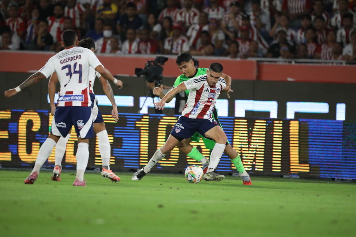 Nacional y Junior se enfrentarán por cuarta vez en la final de la Liga BetPlay, desde que existen los torneos cortos en 2002. Foto: Colprensa.