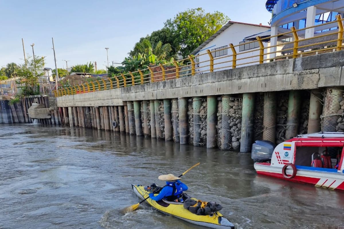 Pablo Porras hizo escala en Barrancabermeja durante su travesía en kayak por el río Magdalena, con la que busca sensibilizar a las comunidades sobre la protección de las fuentes hídricas.
Suministrada/Vanguardia