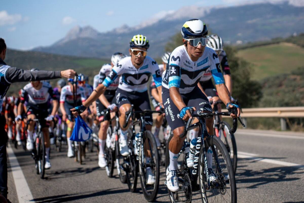 El ciclista de Boyacá, que a sus 35 años sigue activo en el equipo Movistar, subió tres veces al podio del Tour, fue segundo en 2013 y 2015 y tercero en 2016, además de haber ganado el Giro de Italia de 2014 y la Vuelta a España de 2016. (Foto: Movistar Team / VANGUARDIA).