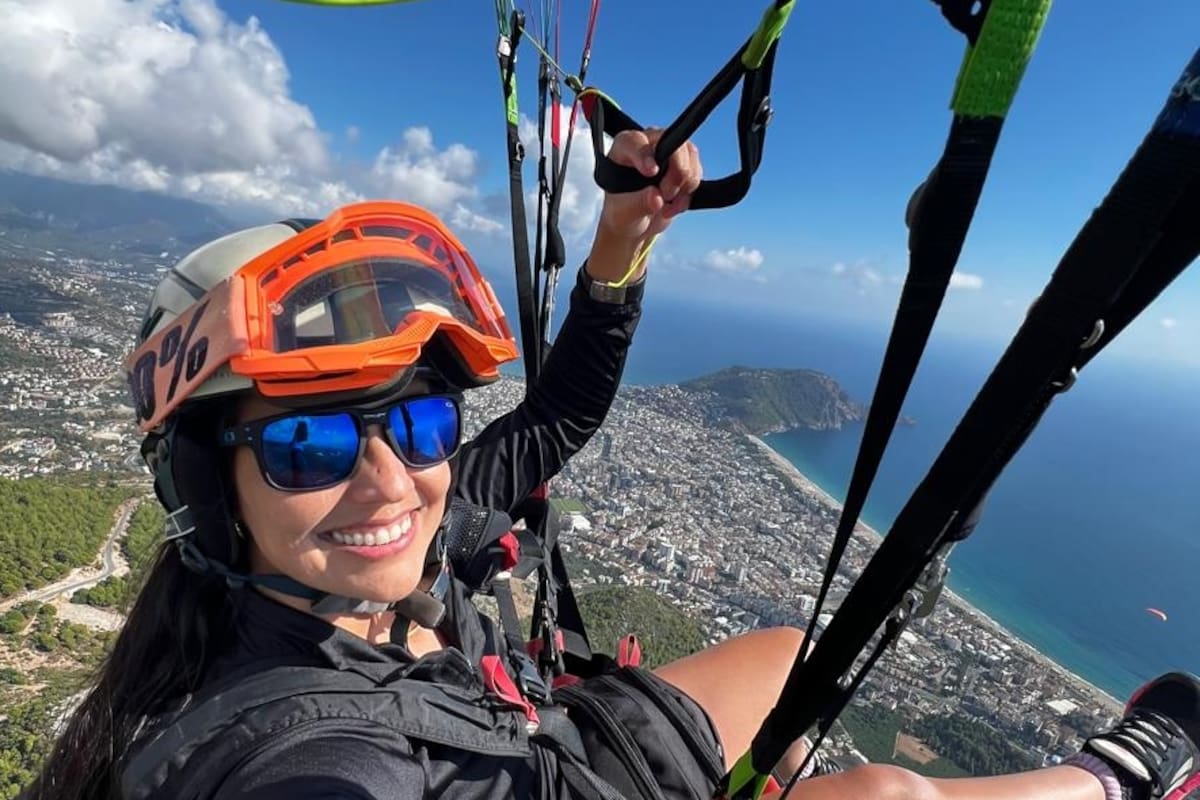 Nathalia Pinzón desarrolla su vida entre las montañas de Ruitoque Bajo, en Floridablanca, donde funciona el Parque Internacional del Parapente. Foto: Felipe Jaimes Lagos/VANGUARDIA