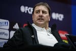 La decisión de Néstor Lorenzo con James Rodríguez y Sebastián Villa genera debate en Colombia