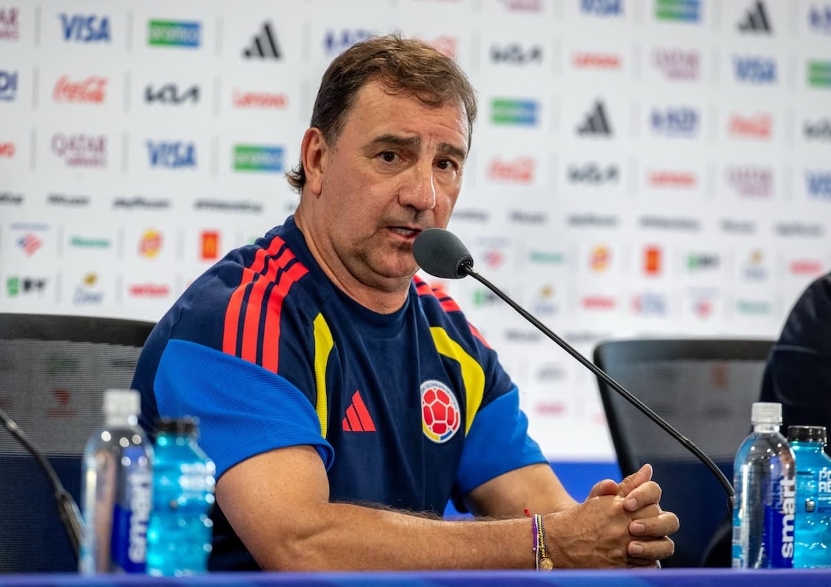 Néstor Lorenzo agradece el elogio del técnico de España, pero evita ver a Colombia como favorita. Foto: Colprensa/Juan Antonio Sánchez