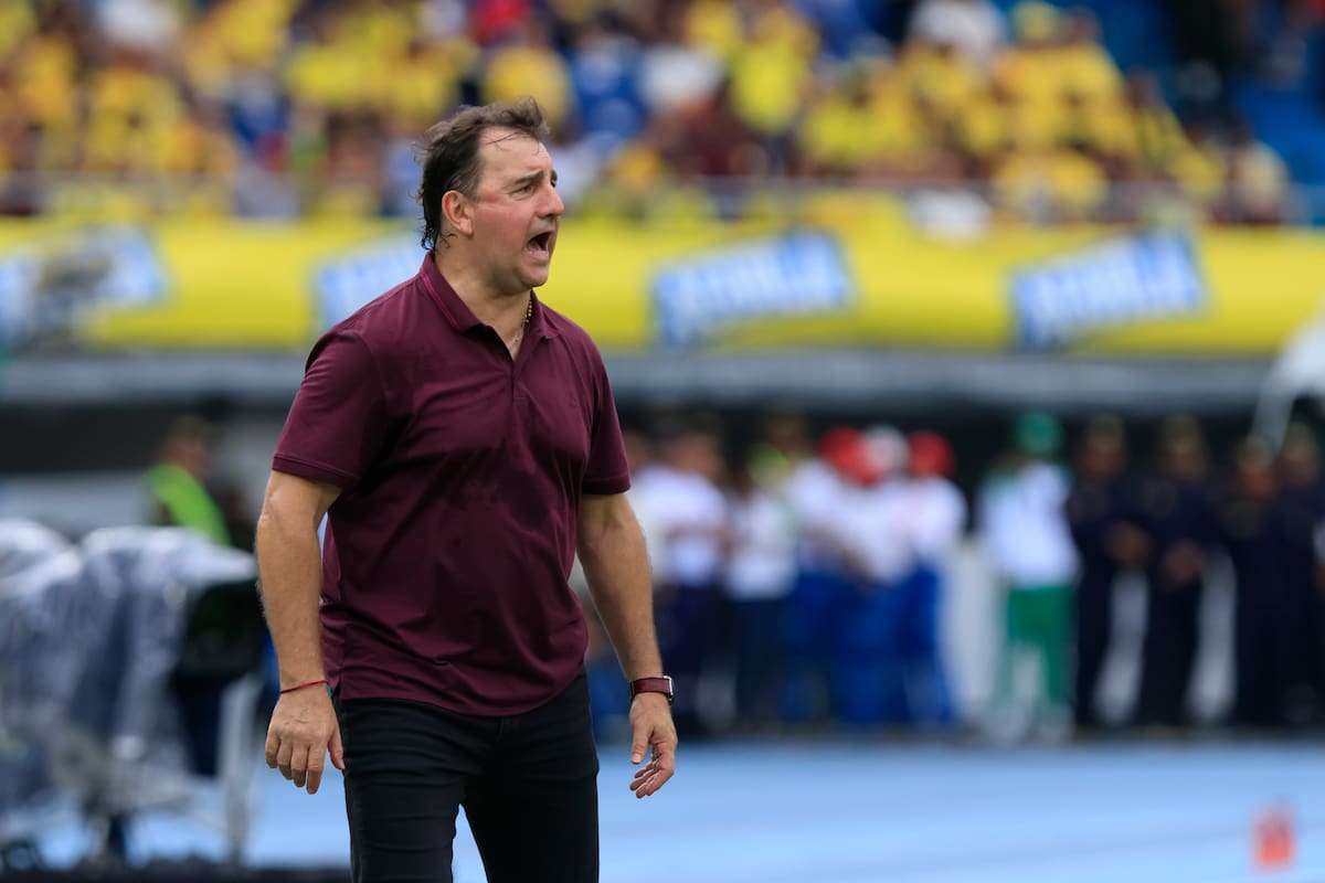 Néstor Lorenzo criticó el Mundial de 2030, con seis sedes. //EFE