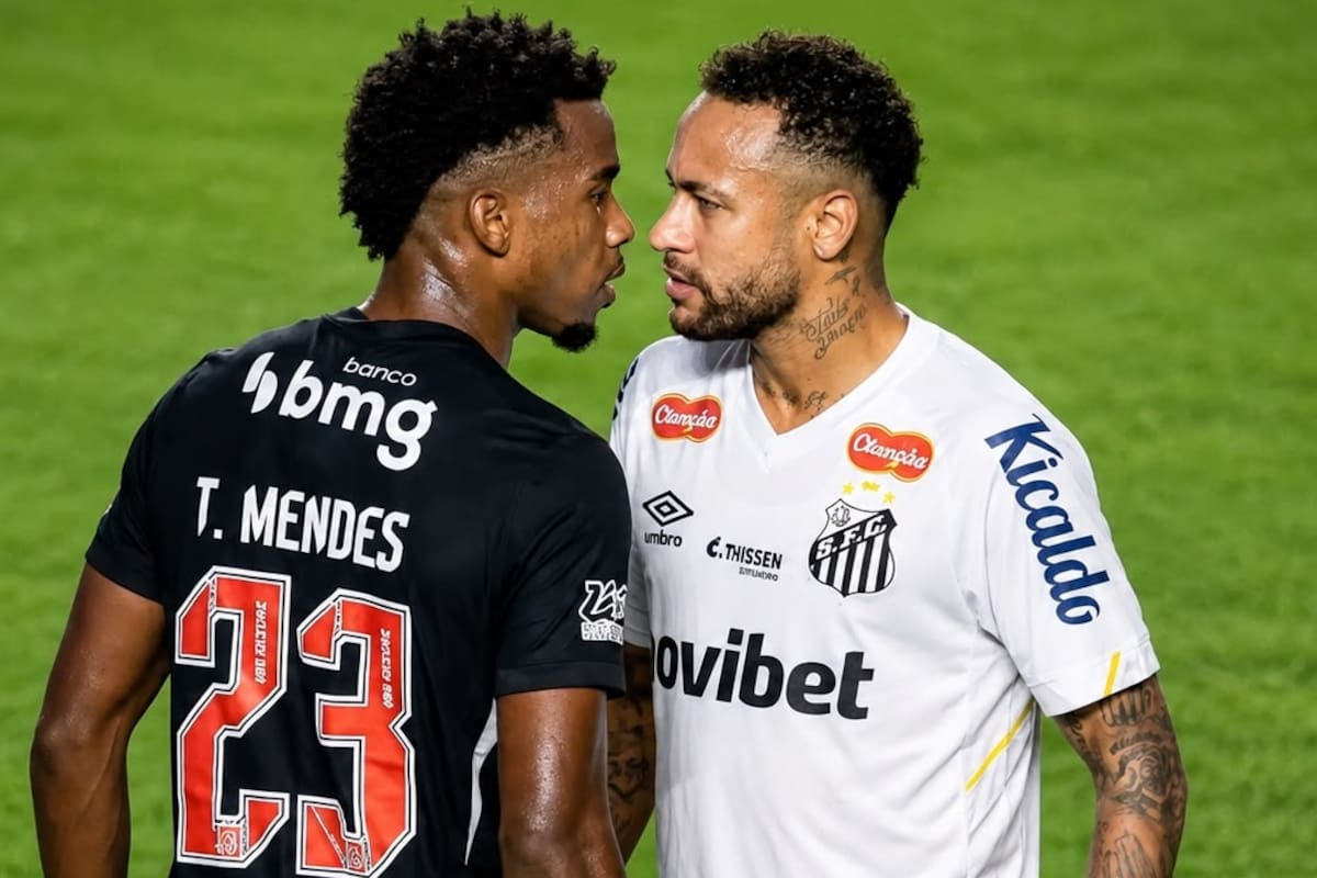Neymar buscó saludar a Thiago Mendes y recibió un desplante antes de partido Santos vs. Vasco. /FOTO: Instagram
