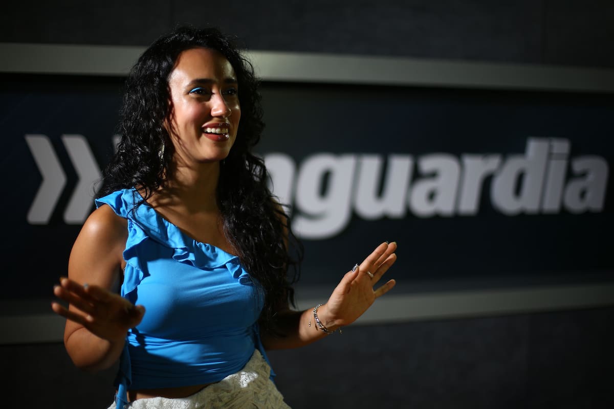 on influencias de Santander y el Caribe colombiano, la cantante construye en Síntesis Natural una propuesta que busca rescatar las raíces culturales desde una mirada femenina fuerte, auténtica y contemporánea. Foto: Jaime Moreno