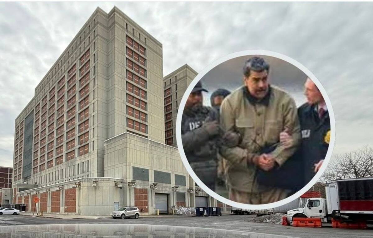 Nicolás Maduro y su esposa, Cilia Flores, comparecieron ante el tribunal vestidos con uniformes de prisión y utilizando auriculares para la traducción.