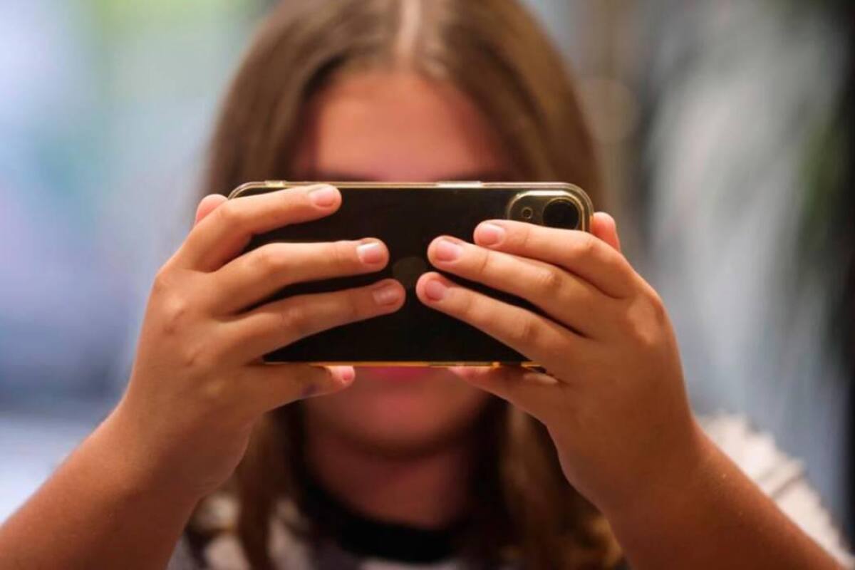 Este mecanismo sustituiría el habitualmente utilizado hasta ahora, que es la “autodeclaración” por parte de cualquier usuario, que con un solo click responde a la pregunta de si es mayor de edad.