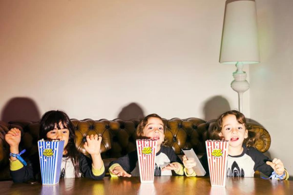 Aprovecha tus días en el parque, juega con tu familia, pero sobretodo, no te olvides de los que están lejos, porque pronto los volverás a ver, ¡y regresarán los abrazos! (Foto: tomada de internet /VANGUARDIA).
