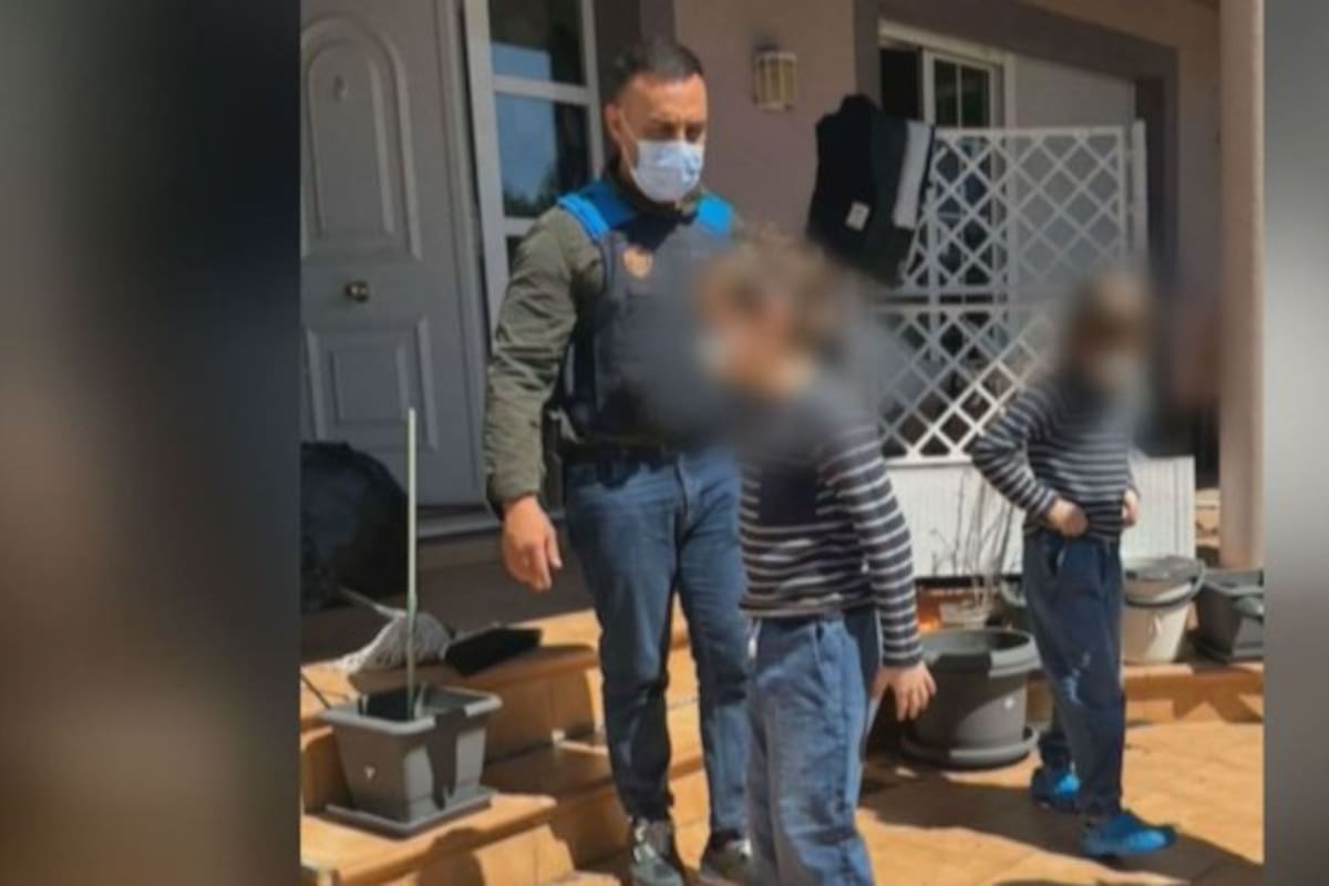 ¿Protección o pesadilla? Salieron a la luz los detalles de la sentencia contra el matrimonio que ocultó a sus tres hijos del mundo durante cuatro años. Así vivían en la 'casa de los horrores'.