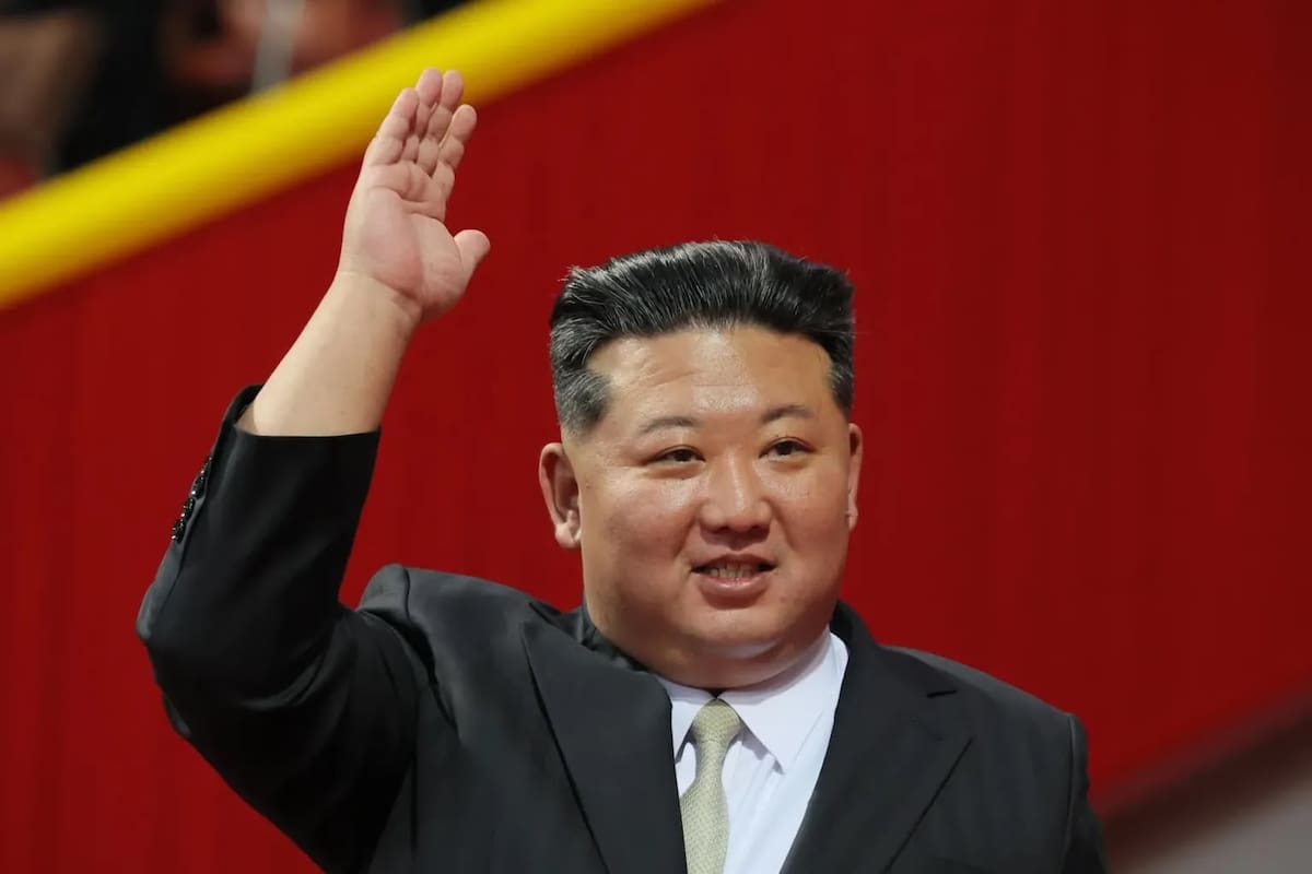 North Korean leader Kim Jong Un waves during an event marking the 80th anniversary of the founding of the Workers’ Party of Korea at the Rungrado 1st of May Stadium in Pyongyang, North Korea, 09 October 2025. EFE