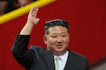 Kim Jong Un exhibe poderoso misil que podría alcanzar a Estados Unidos y aumenta la tensión con Washington