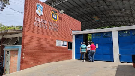 Nueva cubierta para cancha de Colegio Vicente Azuero beneficiará a 500 alumnos en Floridablanca