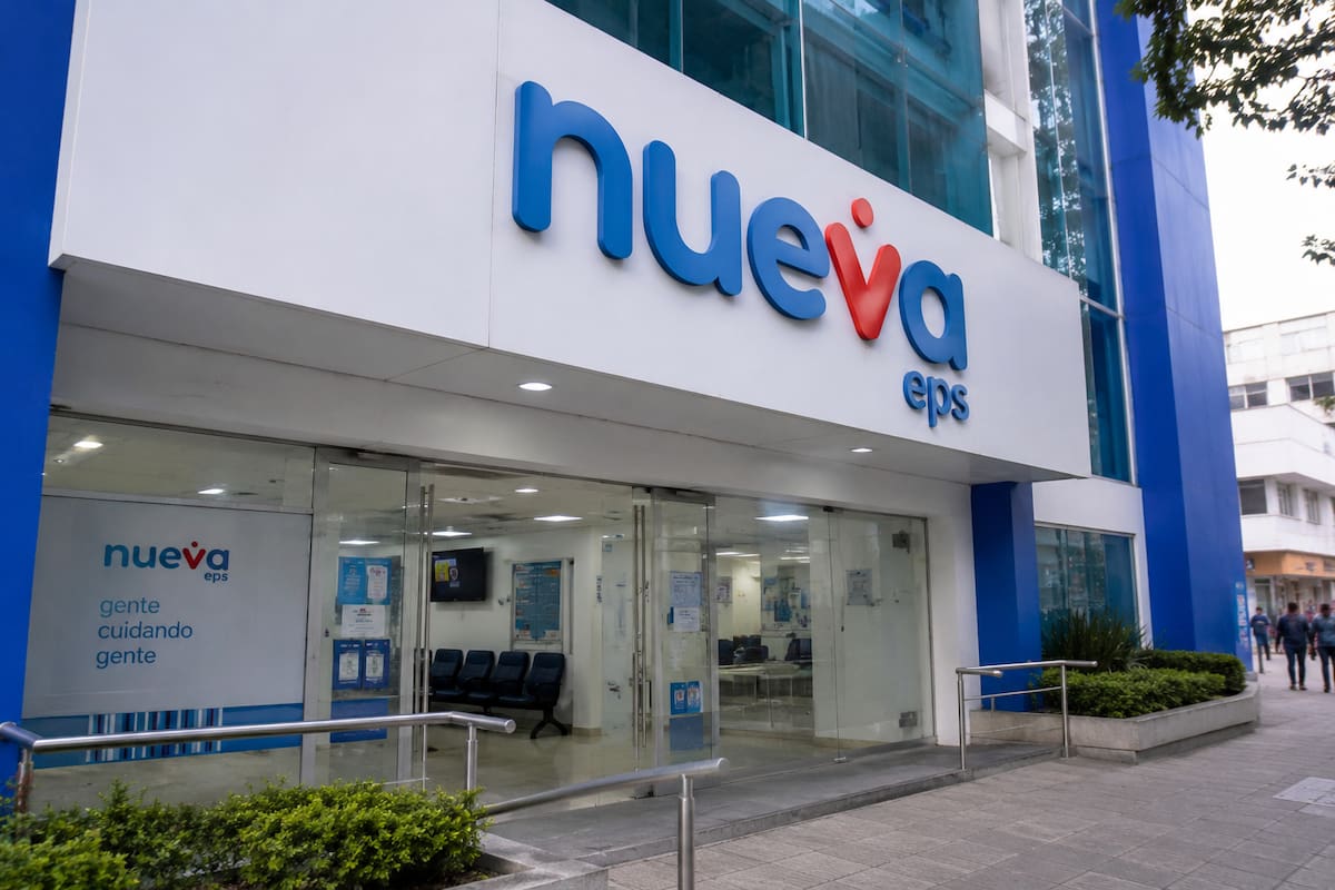 Según sus familiares, el tratamiento que necesita el niño supera los 1,5 millones de pesos mensuales, un costo que han tenido que asumir ante las dificultades para acceder a los medicamentos. Imagen de apoyo IA.