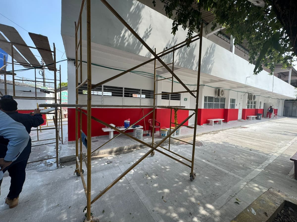 La obra que se ejecuta en la institución educativa 26 de Marzo fue suspendida temporalmente por el Ministerio de Trabajo tras evidenciar presuntas fallas en seguridad laboral.
Suministrada/Vanguardia