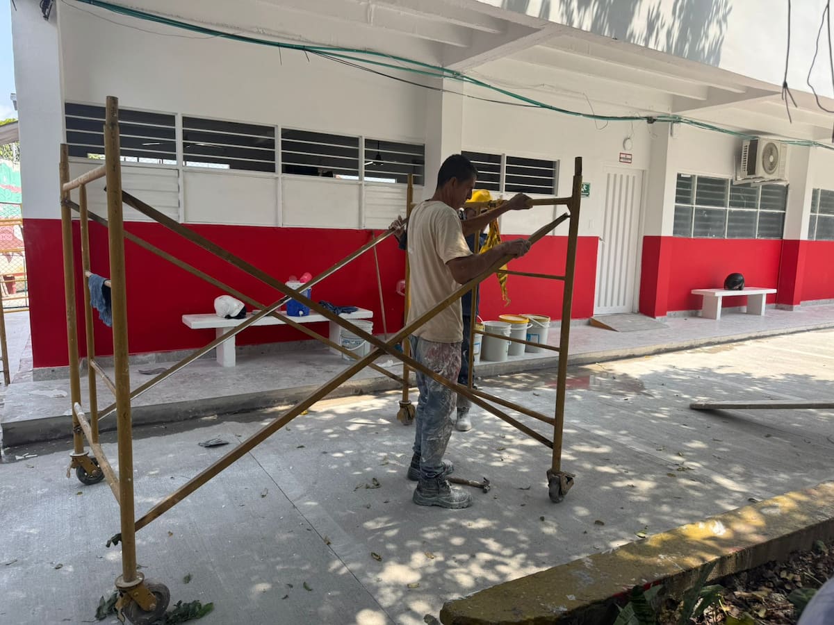 La obra que se ejecuta en la institución educativa 26 de Marzo fue suspendida temporalmente por el Ministerio de Trabajo tras evidenciar presuntas fallas en seguridad laboral.
Suministrada/Vanguardia