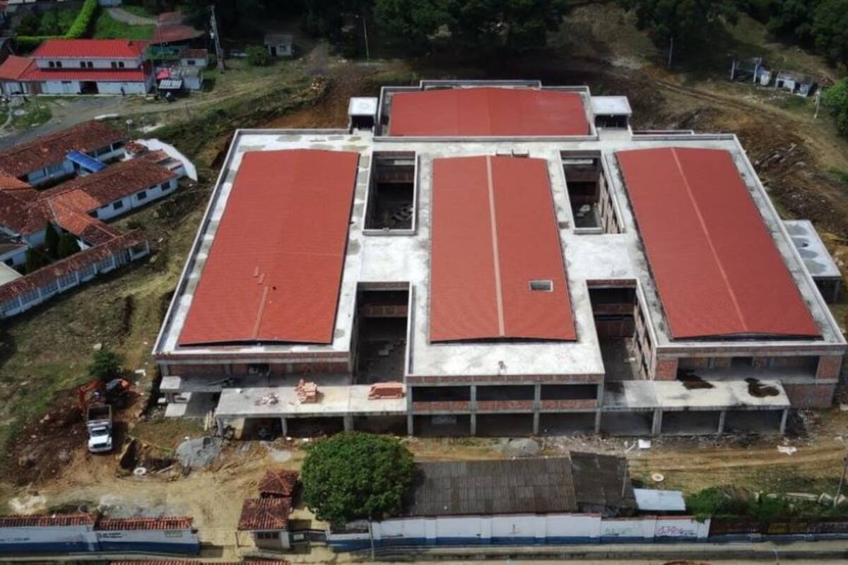 Los cuatro módulos del Hospital de San Gil permanecen en obra negra desde agosto de 2023 (Fotos de archivo / VANGUARDIA).