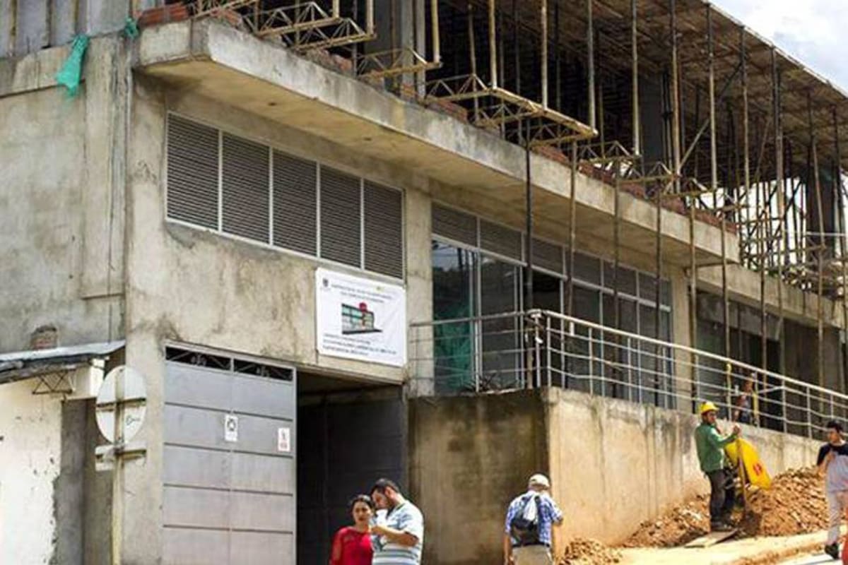 El Municipio hizo énfasis en asegurar que esta obra no ha sufrido rediseños, sino mejoramientos estéticos y funcionales para optimizar el espacio interior del edificio. (Foto: Archivo /VANGUARDIA LIBERAL)