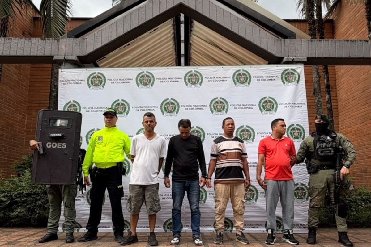 Ocho hombres fueron enviados a prisión por su presunta participación en el robo de volquetas en empresas de Santander y Boyacá.