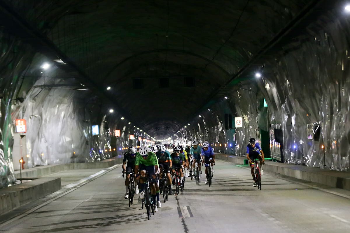 Santo Domingo, Antioquia. Octubre 24 de 2026. En el municipio de Santo Domingo finalizó la octava etapa del Clásico RCN con 136 km pasando por municipios como, Copa Cabana, Barbosa y Girardota de la cual fue ganador el ciclista Adrián Bustamante del equipo GW. (Colprensa - Lina Gasca)