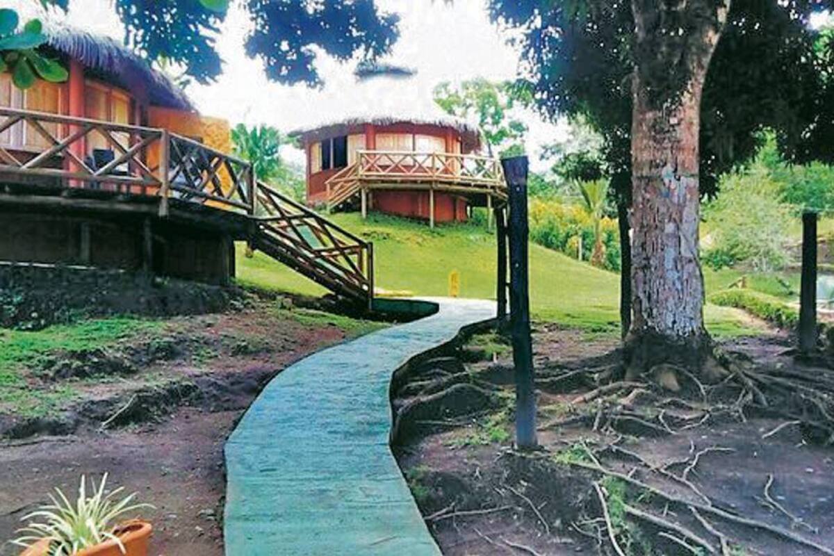 Entre los bienes incautados se destacan el Hotel Bahía Sapzurro, en Sapzurro, y las fincas La Esmeralda y La Patico; y en Triganana los hoteles El Manglar y Arias, además de una casa y un lote. (Foto: Colprensa /VANGUARDIA LIBERAL )