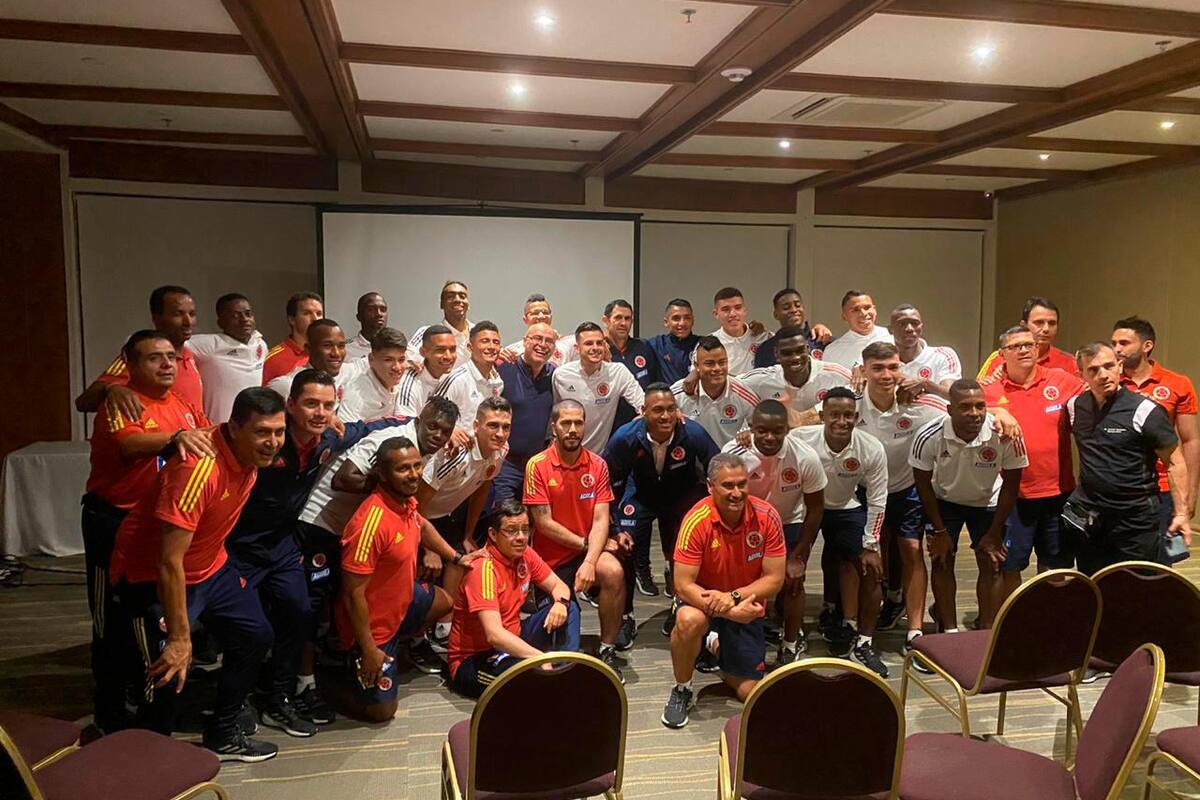 La Selección Colombia Sub 23 y una hora de risas con José Ordóñez.