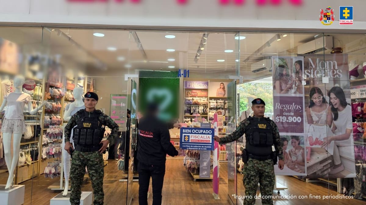 Detras de Lili Pink, una tienda con multiples sedes en importantes centros comerciales y locales del país, la Fiscalía identificó una presunta red criminal que habría permitido el ingreso de recursos de origen ilícito y de contrabando al país. Foto: Fiscalía