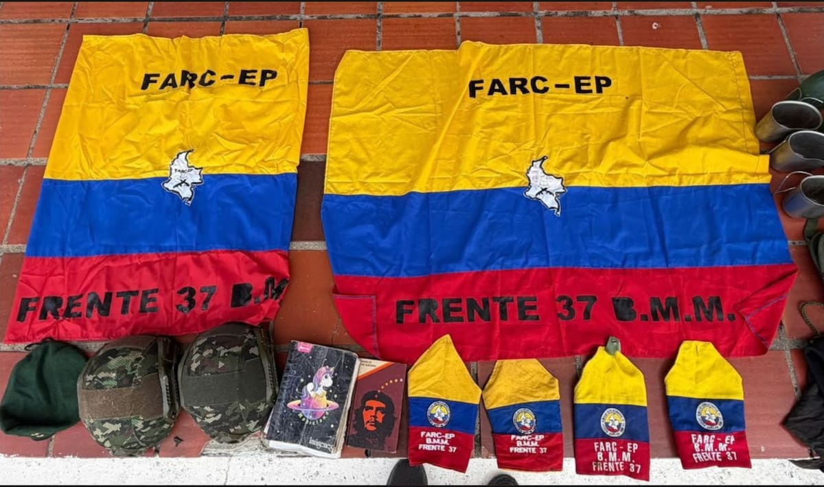 Operativo en Santa Rosa, Sur de Bolívar dejó cuatro capturados y un arsenal incautado. | Foto: Colprensa / Vanguardia.