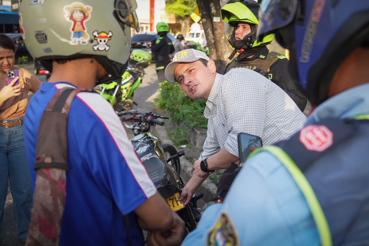 Durante el operativo en la Avenida 36, las autoridades verificaron las placas de las motocicletas y detectaron vehículos con elementos de identificación alterados.
Suministrada/Vanguardia