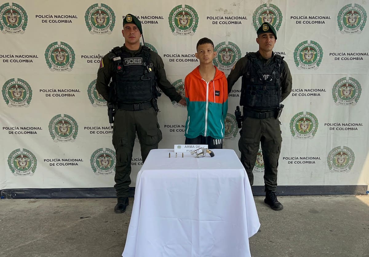 Los operativos dejaron cuatro personas capturadas, dos menores de edad aprehendidos y la incautación de armas de fuego en distintos sectores de Barrancabermeja.
Suministrada/Vanguardia