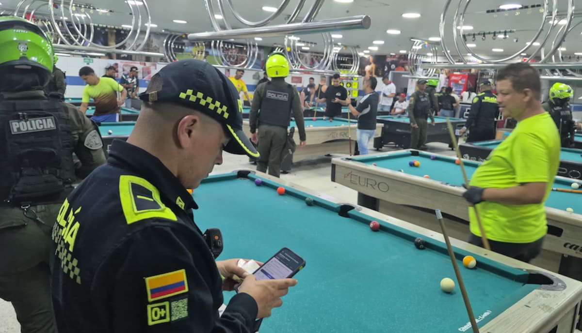 Lugares y centros comerciales de Bucaramanga y su área metropolitana estuvieron vigilados por la Policía Nacional.//Cortesía Policía Mebuc.