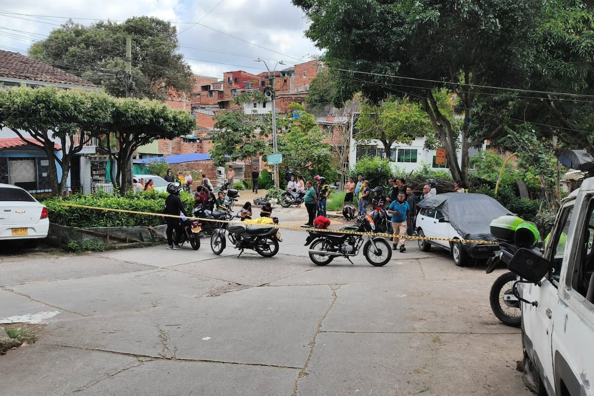 Organismos de socorro acudieron al lugar, pero el hombre ya no presentaba signos vitales.