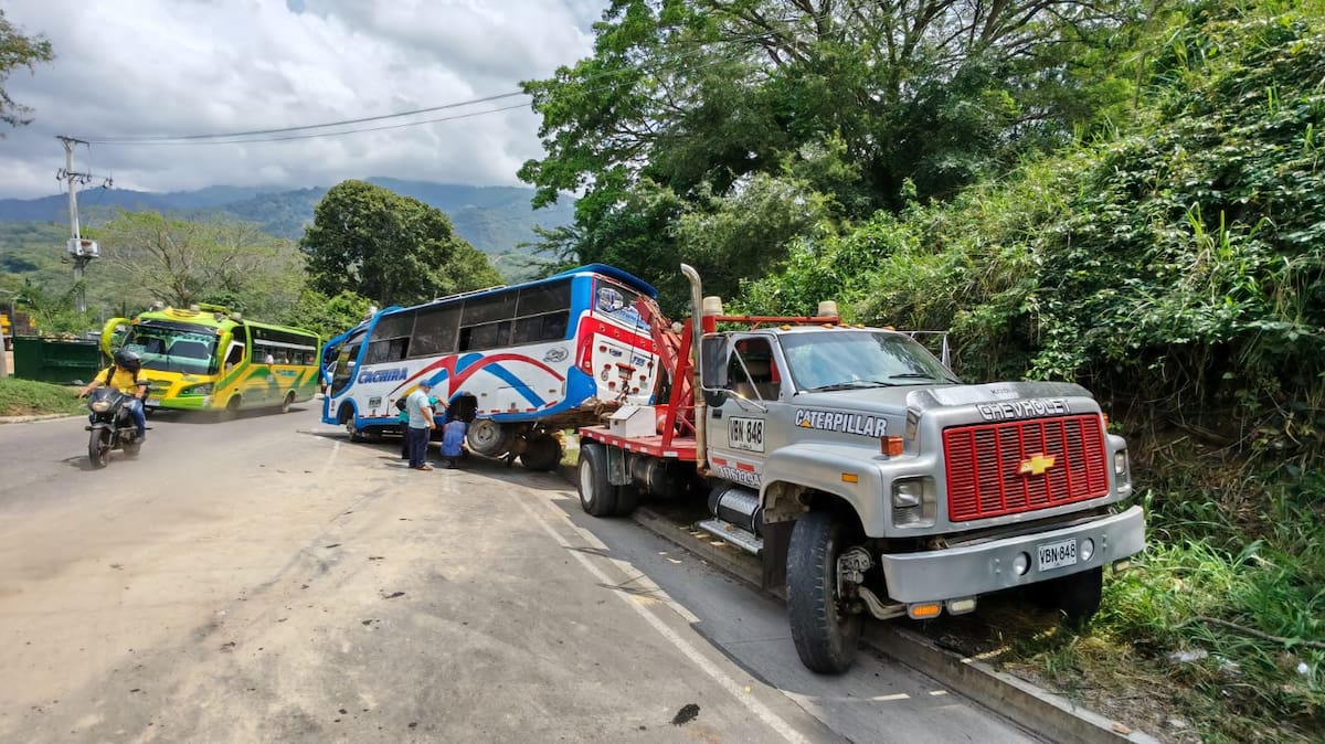 Organismos de socorro atendieron a los heridos y aseguraron la zona del accidente.