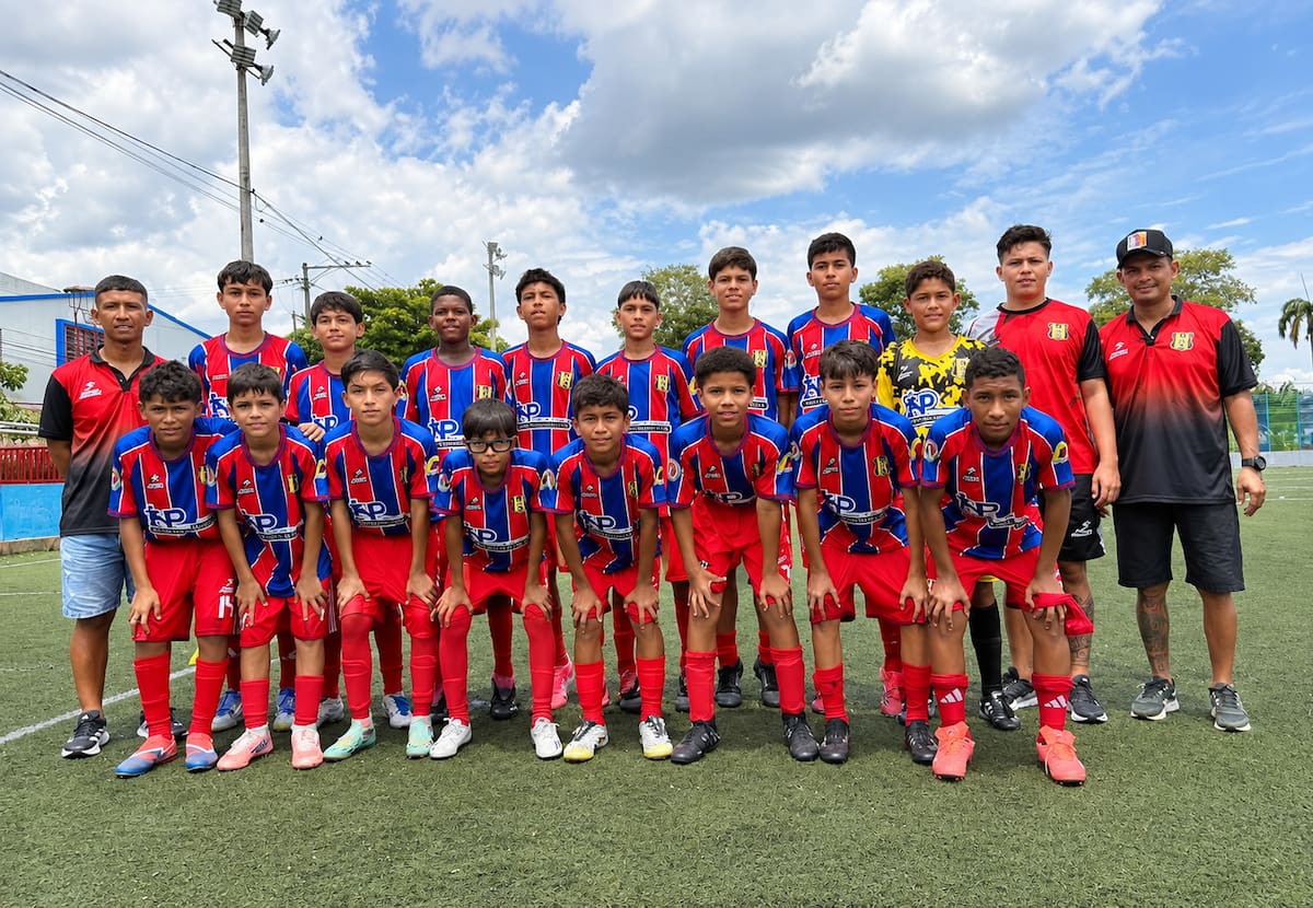 Oro Negro, de Barrancabermeja, clasificó a la cuarta fase del Campeonato Nacional Interclubes Sub-13, que organiza Difutbol. Foto: Redes de Oro Negro.