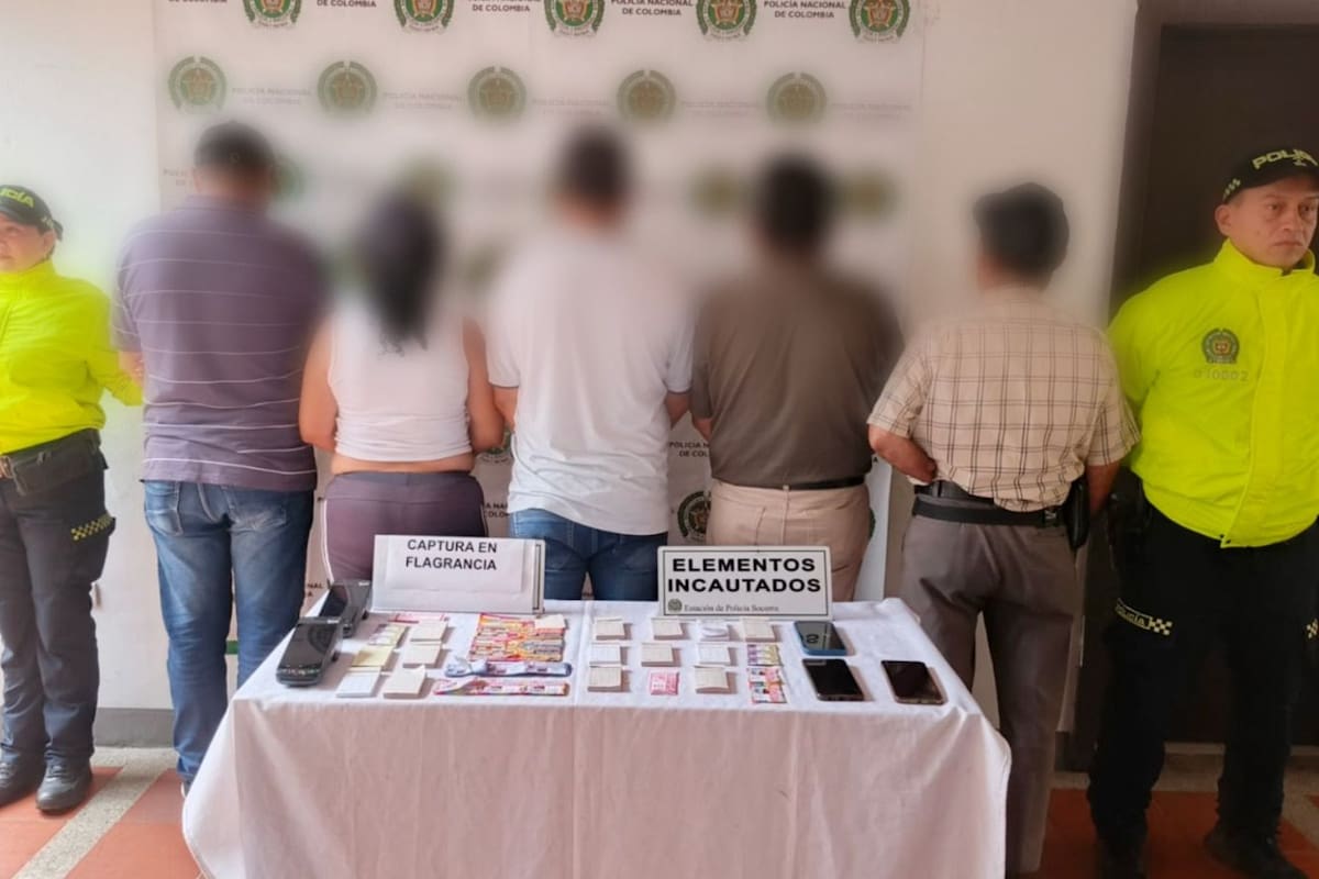 os capturados deberán responder por el delito de ejercicio ilícito de actividad monopolística de arbitrio rentístico.