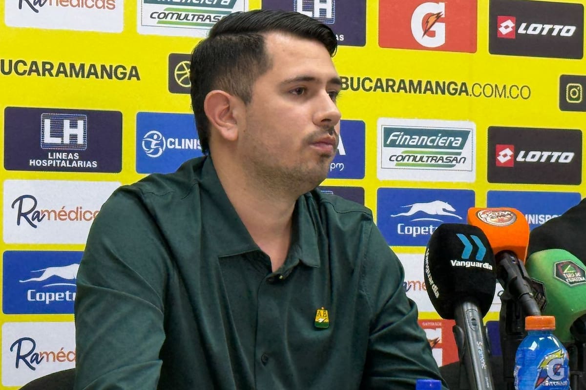 Óscar Álvarez se refirió a la salida de Leonel Álvarez del Atlético Bucaramanga. Foto: Luisa Garzón.