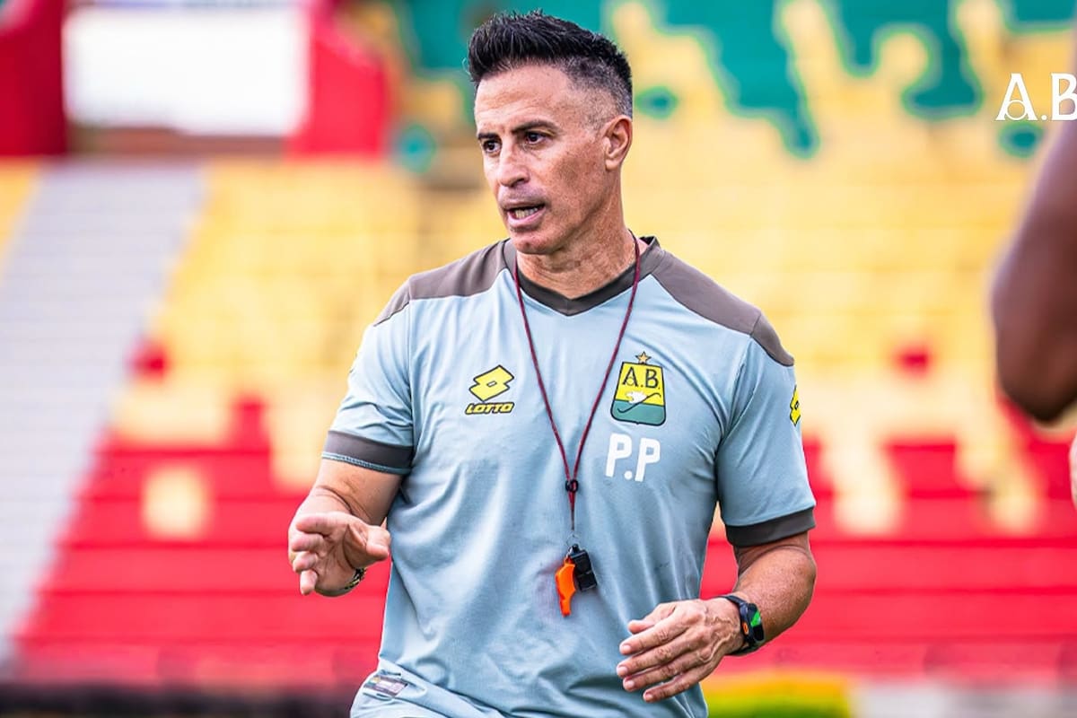 Pablo Peirano señaló que al Bucaramanga le sacaron los puntos del bolsillo, luego del polémico penalti que le sancionaron ante Águilas Doradas. Foto: Cortesía Atlético Bucaramanga.