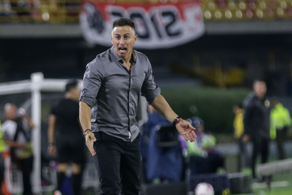 Atlético Bucaramanga tendría todo acordado para la contratación del entrenador Pablo Peirano. Foto: Colprensa.