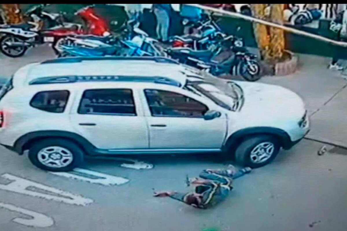 El accidente ocurrió la tarde del sábado en la carrera 10E con calle 67 del barrio Pablo Sexto, en la Cancha de La Victoria. Tomada de video / VANGUARDIA