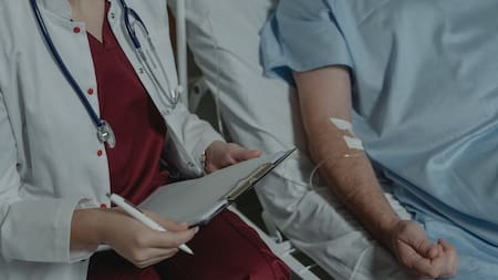 ¿Urgencias colapsadas? El cambio en su rutina de salud que evitaría el 30 % de hospitalizaciones