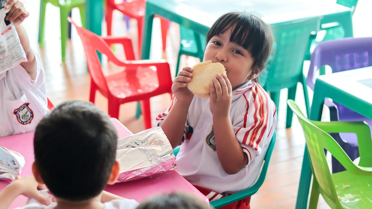 Comida caliente para niños de Floridablanca.