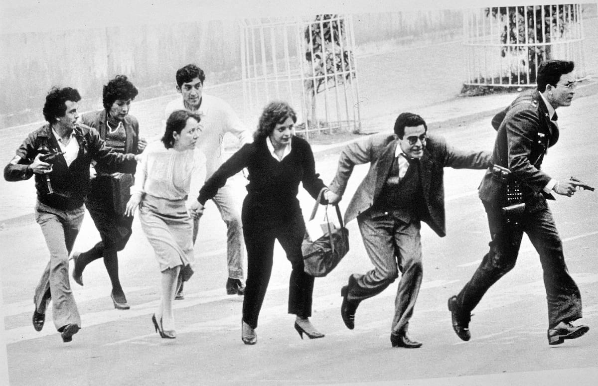 imágenes toma del palacio de justicia - Colombia.
noviembre 1985
foto Felipe Caicedo