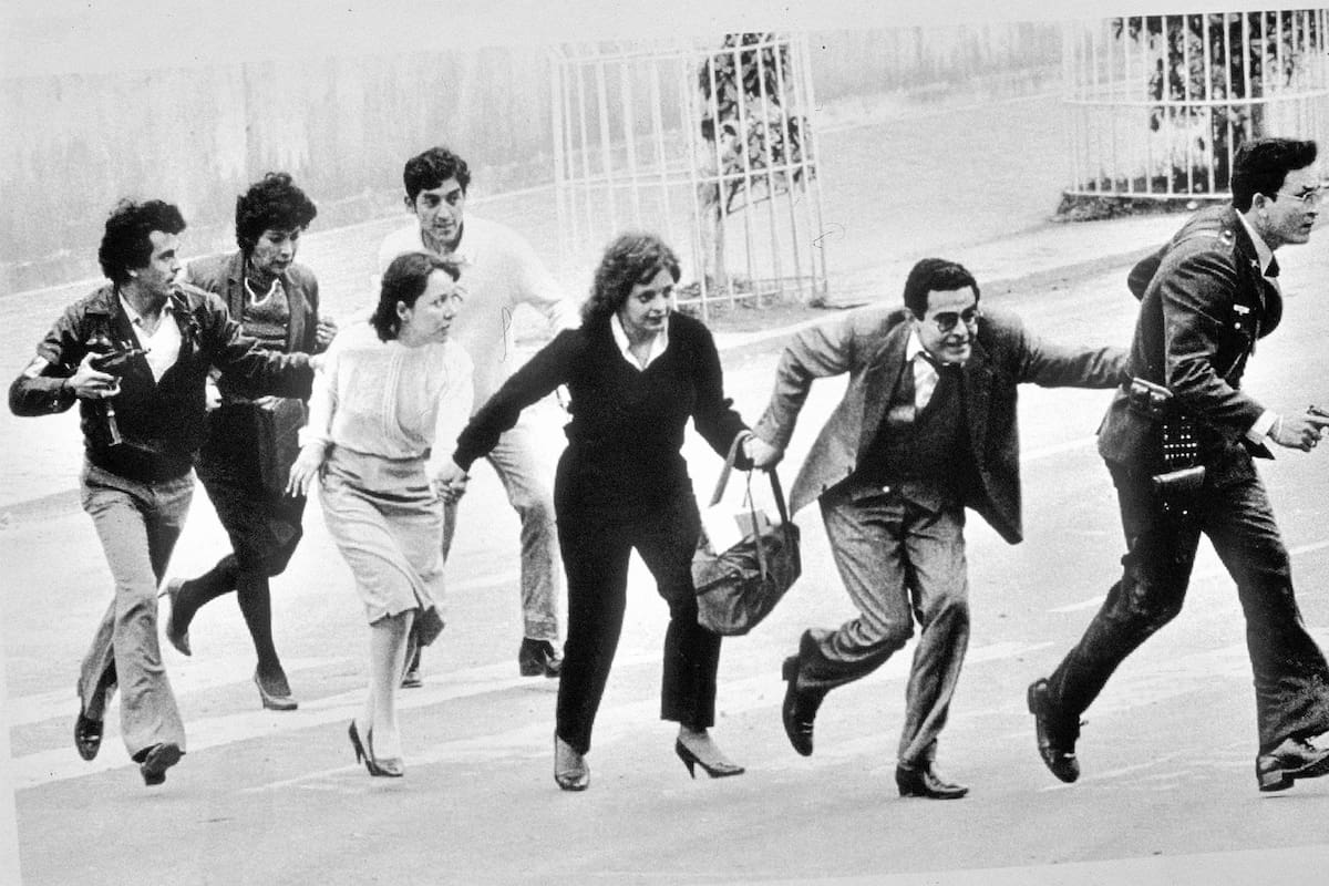 imágenes toma del palacio de justicia - Colombia.
noviembre 1985
foto Felipe Caicedo