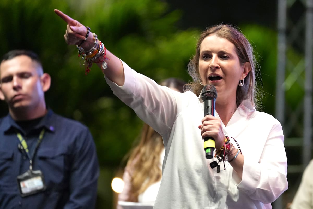 Fotografía de archivo del 15 de mayo de 2026 que muestra a la candidata a la Presidencia de Colombia por el Centro Democrático, Paloma Valencia, hablando durante un acto de campaña, en Cali (Colombia).