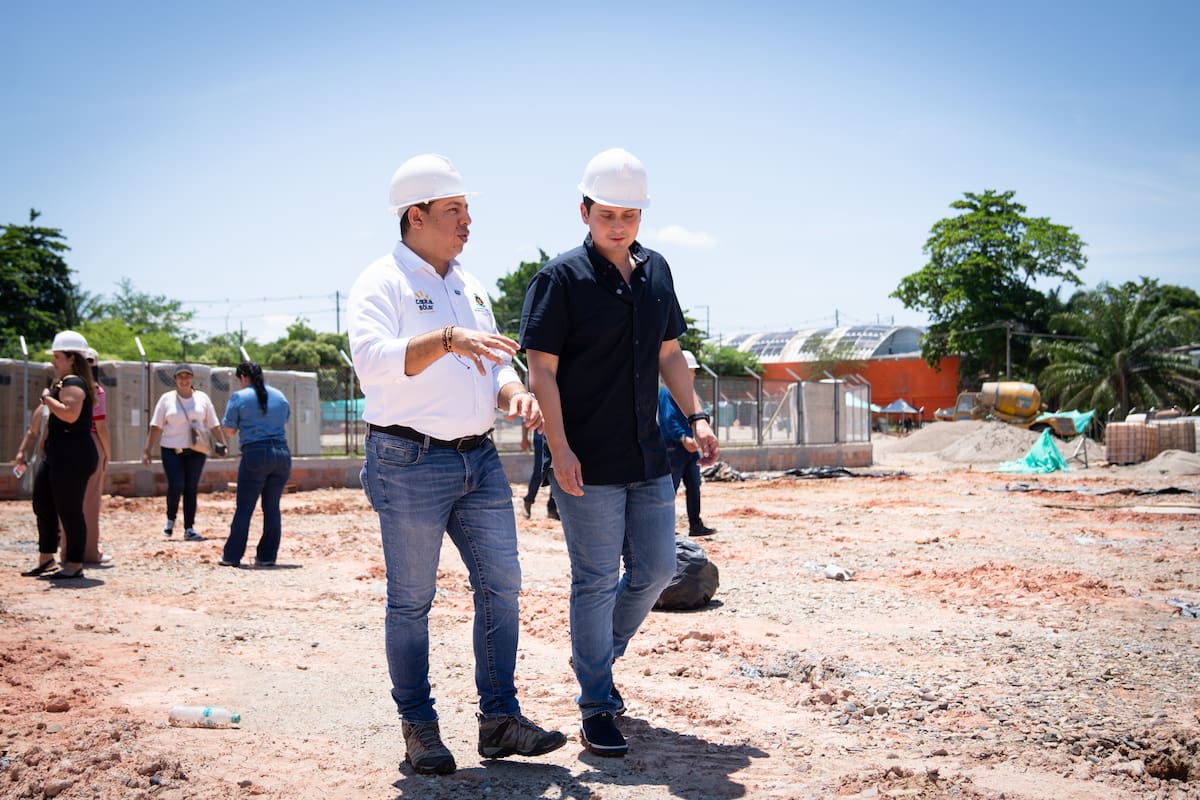 Los 1.524 paneles solares ya llegaron al predio donde se construye la granja El Tiburón, en la entrada a Barrancabermeja. La Alcaldía prevé terminar la obra antes de finalizar 2026.
Sumninistrada/Vanguardia