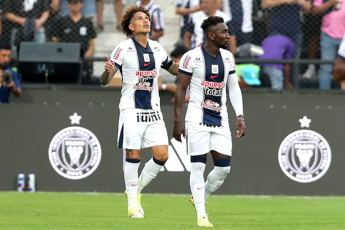 Paolo Guerrero (I) anotó dos goles en la victoria de Alianza Lima sobre Inter Miami. //Foto, EFE: Paolo Aguilar