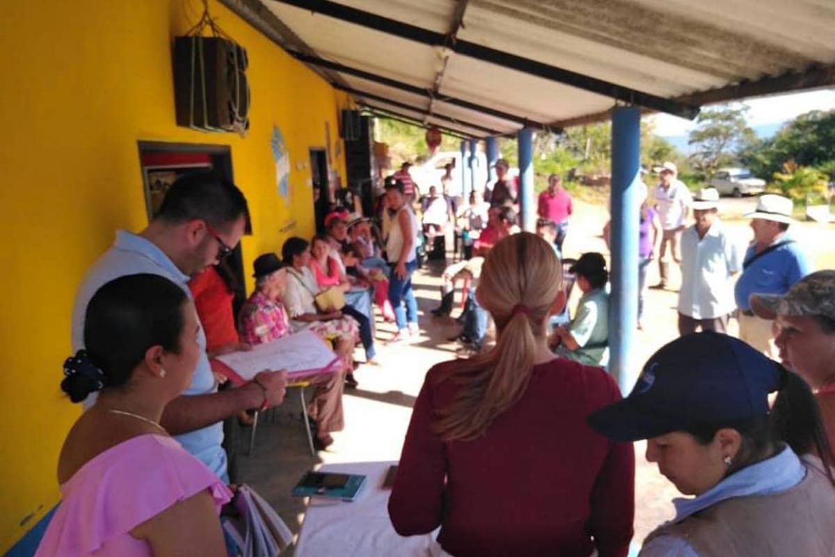 Entre los beneficios directos de la instalación de gas está evitar los problemas de salud por absorción de partículas que genera la cocción con leña. (Foto: Suministrada / VANGUARDIA LIBERAL)