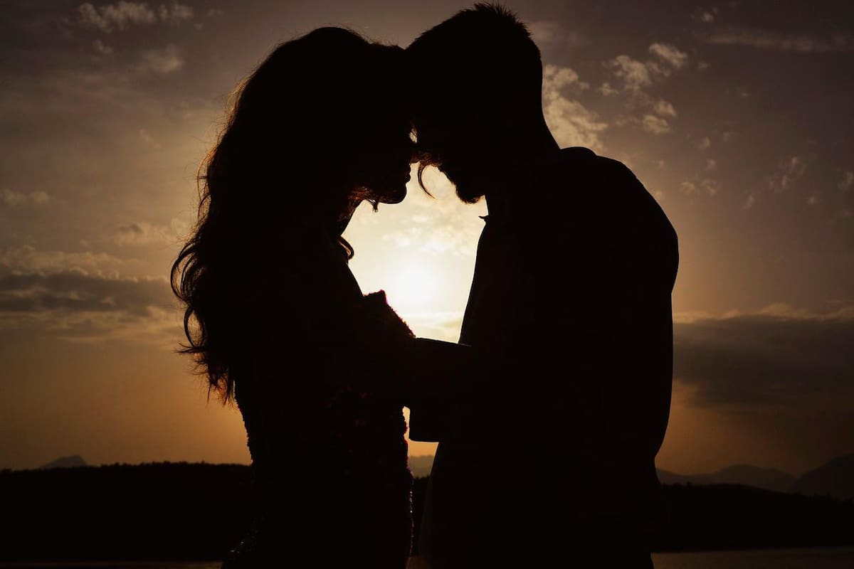 “El amor, como la mayor parte de la vida, está lleno de patrones, y las matemáticas son, al final y sobre todo, el estudio de patrones”, según Hannah Fry. Pixabay / VANGUARDIA