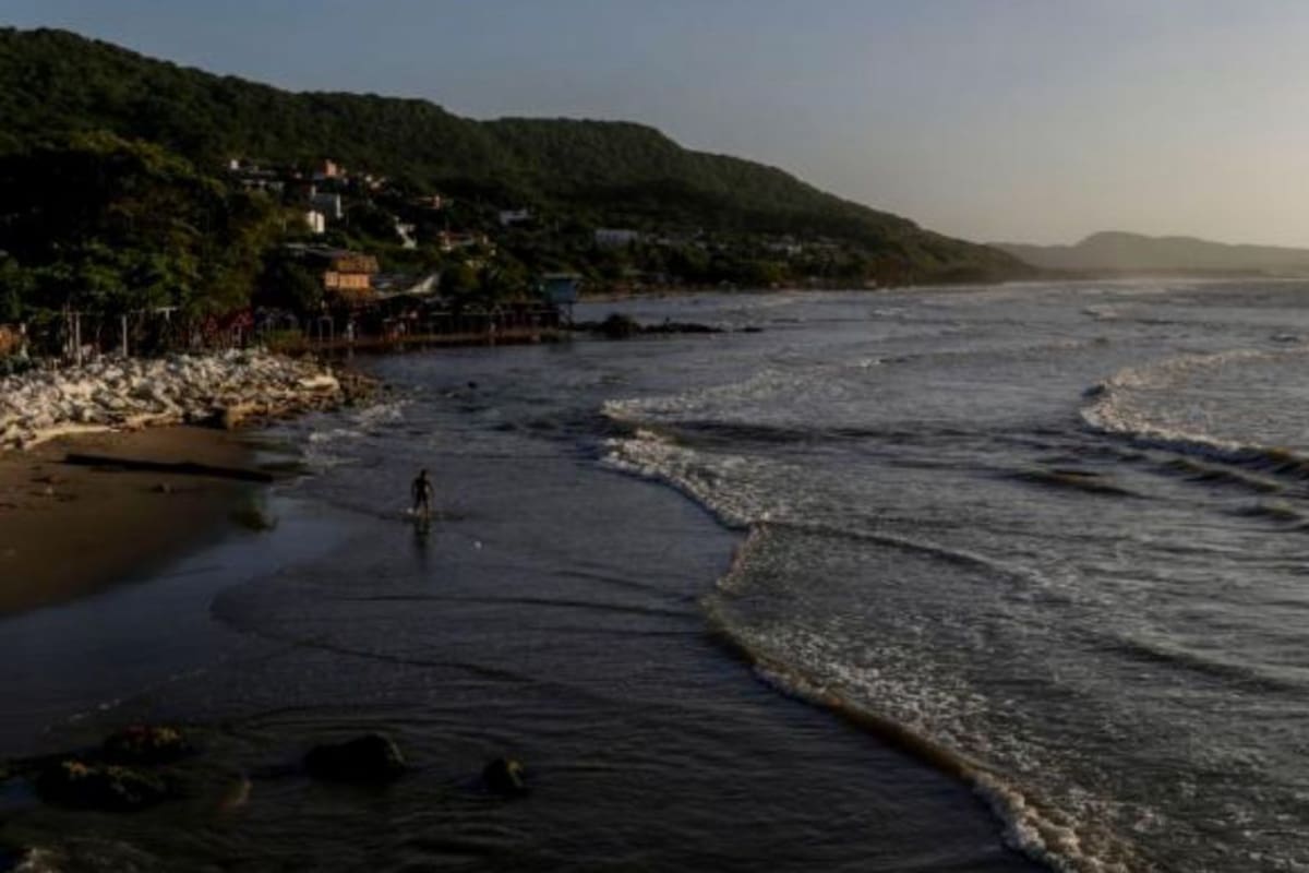 Pareja mantenia relaciones sexuales en una playa en Puerto Colombia.