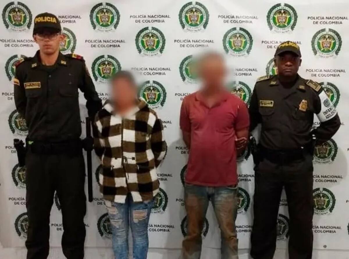 Un hombre de 50 años y una mujer de 52 fueron capturados como presuntos responsables del abuso sistemático contra la menor de edad, a quien también habrían maltratado reiteradas veces.| Foto: El Colombiano.